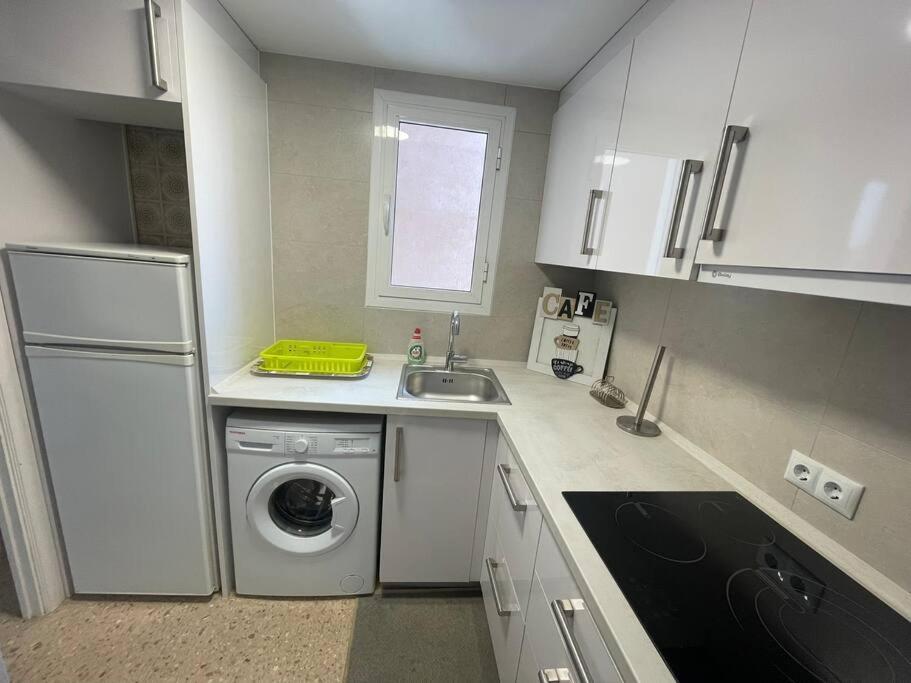 Centro Primera Linea Con Piscina Apartment Benidorm Bagian luar foto